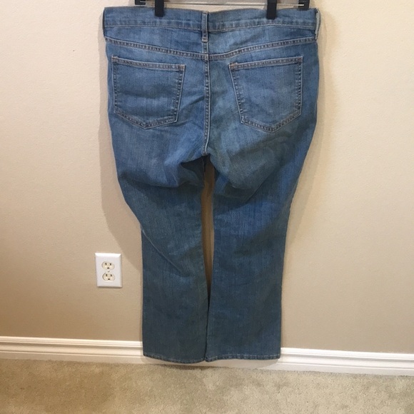 NWT Old Navy The Flirt Jeans Medium Wash Boot Cut 5 Pocket Jeans-Size-12 Short - Picture 3 of 11